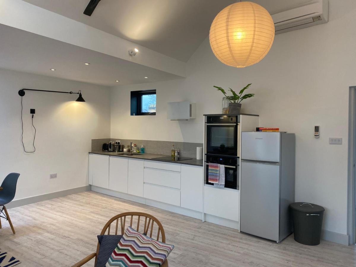 טוויקנהאם May Road, Stylish Townhouse מראה חיצוני תמונה